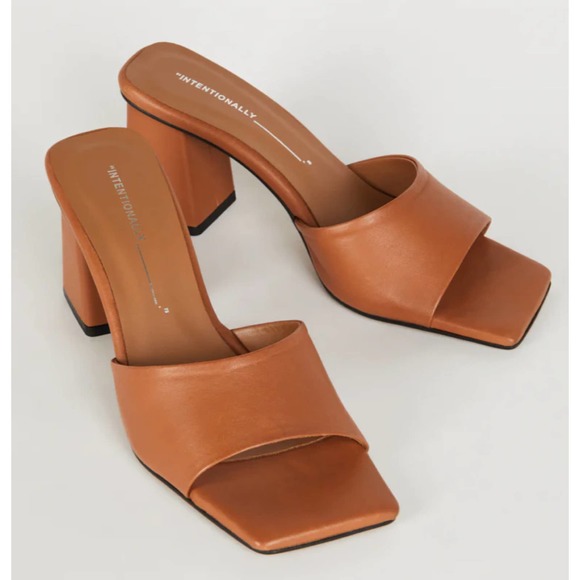 INTENTIONALLY BLANK Shoes - INTENTIONALLY BLANK House Sandal in Whiskey NEW